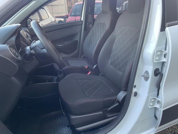 Renault - Kwid Zen 1.0 - Image 9